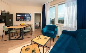 2 Bedrooms, Parking, Balcony With A View Apartment